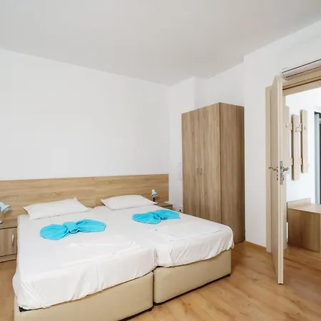 Elitza Hotel 3*